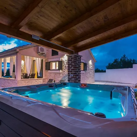 Figurica Tatil Evi Novigrad (Dalmatia)