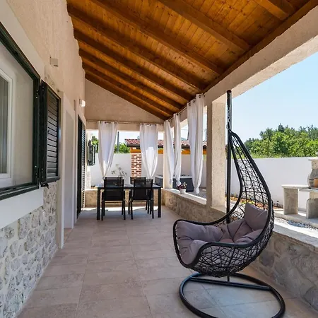 Figurica Tatil Evi Novigrad (Dalmatia)