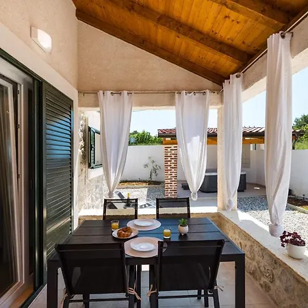 Figurica Tatil Evi Novigrad (Dalmatia)