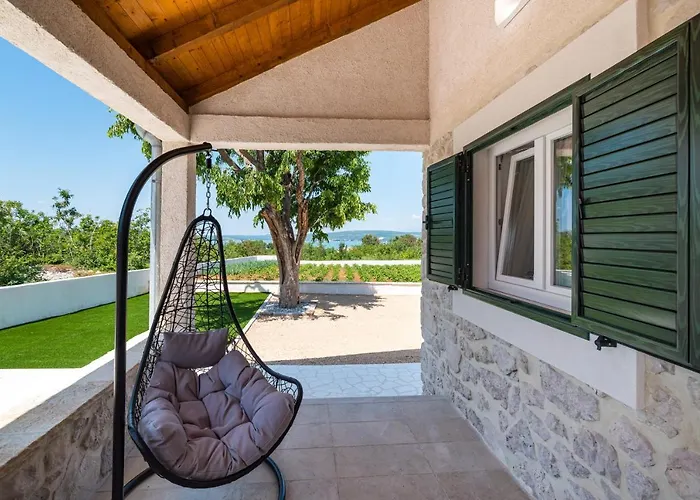 Figurica Novigrad (Dalmatia)