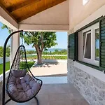 Figurica Novigrad (Dalmatia)