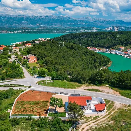 Figurica * Novigrad (Dalmatia)