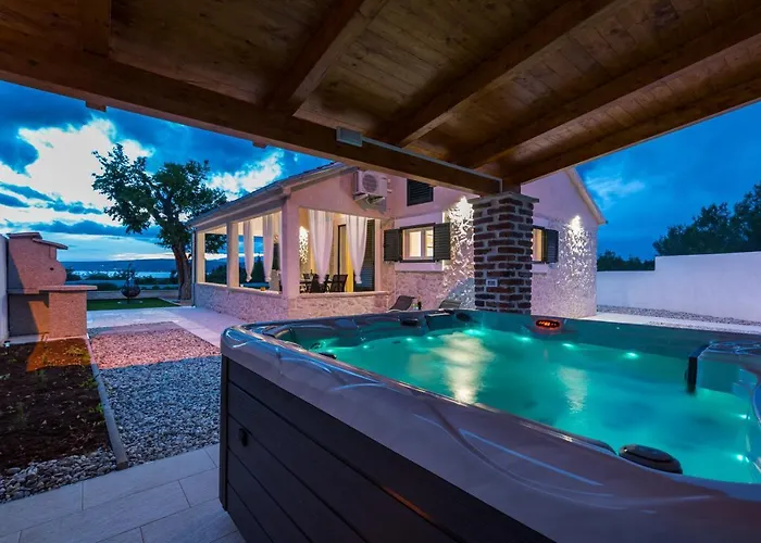 Ferienhaus Figurica Novigrad (Dalmatia)